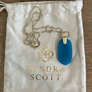 Kendra Scott necklace. EUC. Comes w/ bag